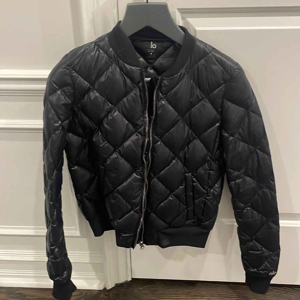 Alo lightweight puffer jacket.